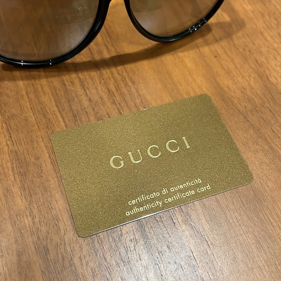 Gucci Sunglasses - Picture 6 of 11